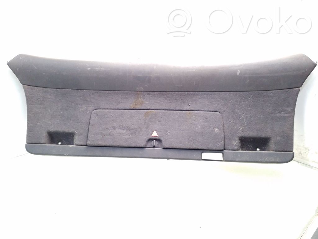 Audi A4 S4 B6 8E 8H Poszycie / Tapicerka tylnej klapy bagażnika 