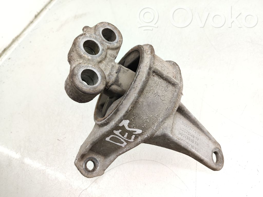 Opel Zafira A Engine mount bracket 
