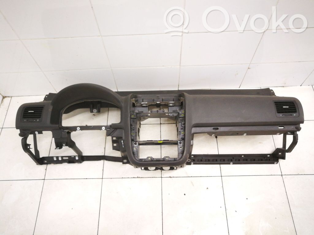 Volkswagen Golf V Kojelauta 
