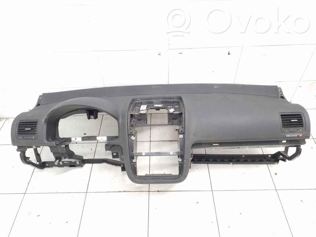 Volkswagen Golf V Deska rozdzielcza 