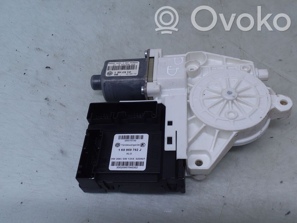 Volkswagen Golf V Silnik regulatora szyby drzwi przednich 