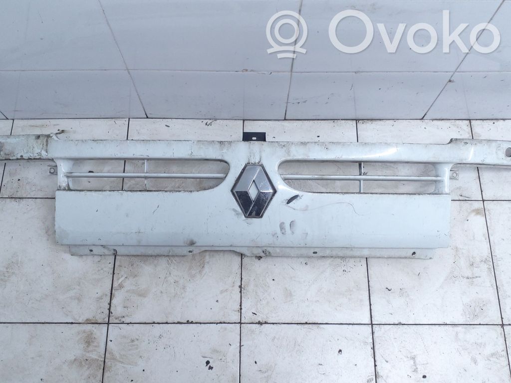 Renault Master II Front bumper upper radiator grill 