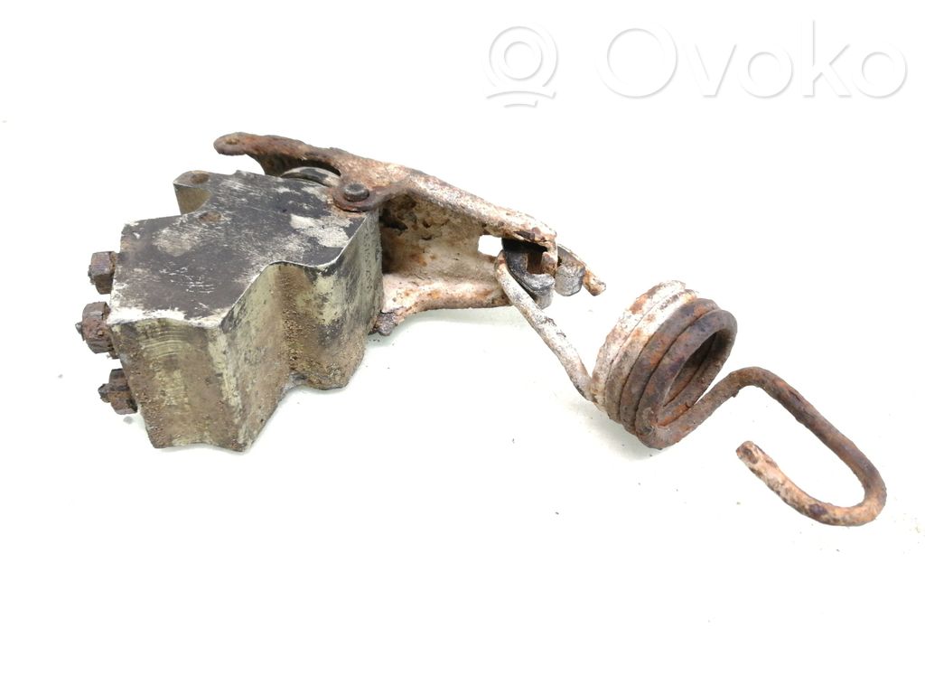 Volkswagen PASSAT B4 Regulator siły hamowania 