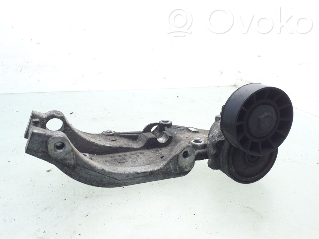 Volvo V50 Supporto del generatore/alternatore