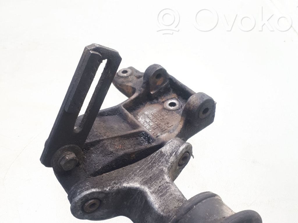 Audi 80 90 B3 Engine mounting bracket 