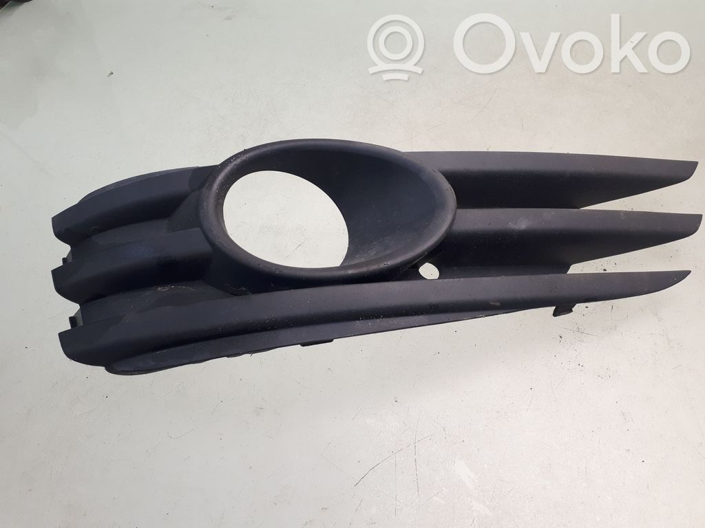 Opel Vectra C Etupuskurin alempi jäähdytinsäleikkö 
