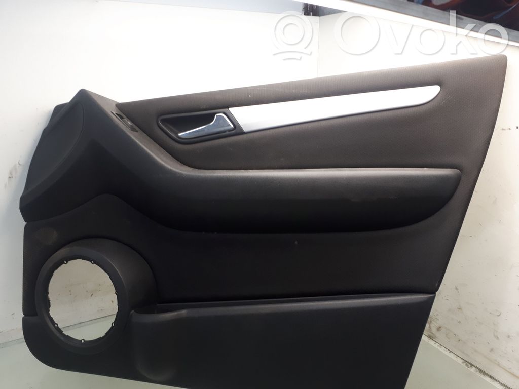 Mercedes-Benz B W245 Rivestimento del pannello della portiera anteriore