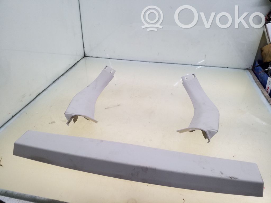 Ford Focus Tailgate trim 