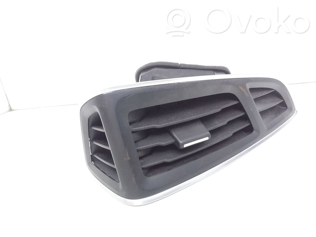 Ford Focus Moldura protectora de la rejilla de ventilación lateral del panel 