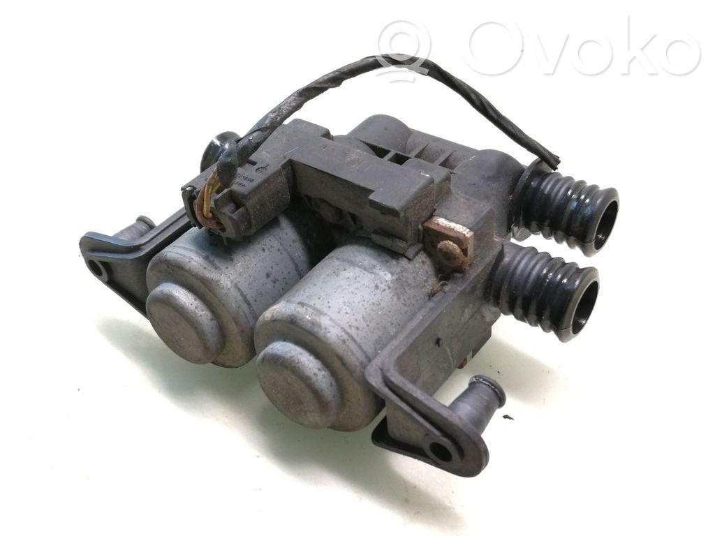 BMW 5 E39 Valvola di regolazione del liquido di raffreddamento e del riscaldatore