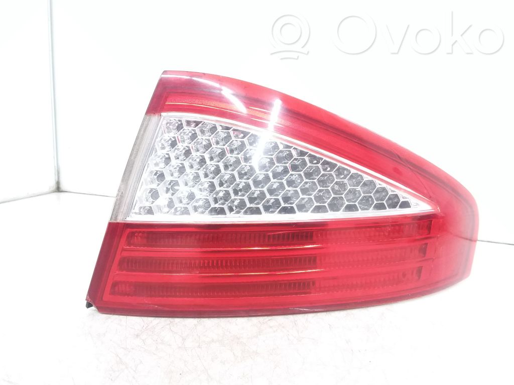 Ford Mondeo MK IV Lampa tylna 