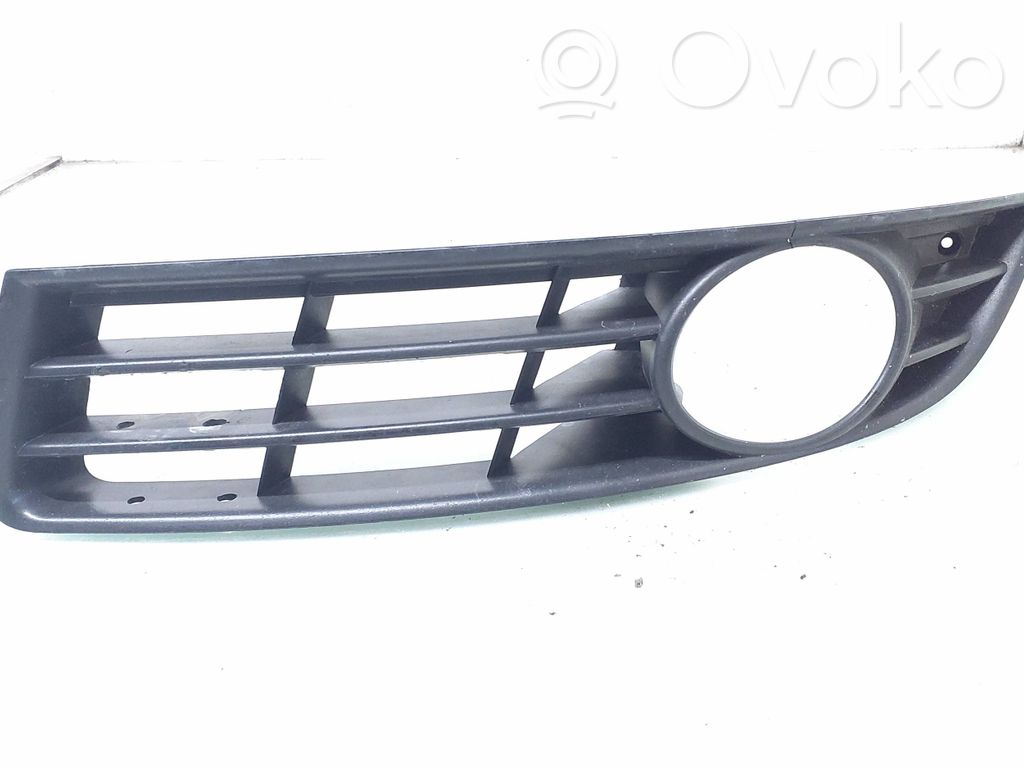 Volkswagen PASSAT B6 Grilă/ornament proiector ceață față
