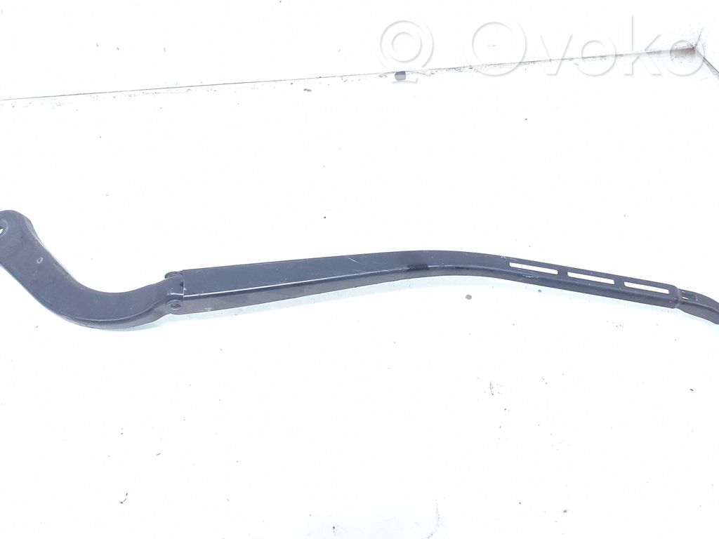 BMW 3 E90 E91 Front wiper blade arm 