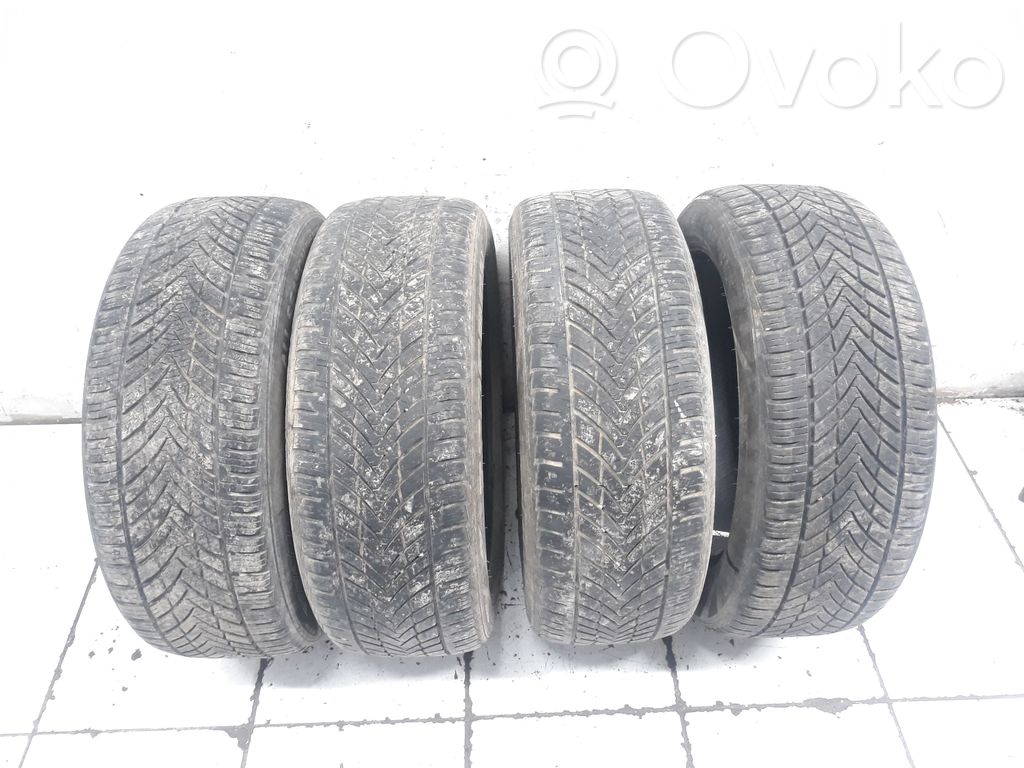 Volkswagen Golf II Opony zimowe R16 