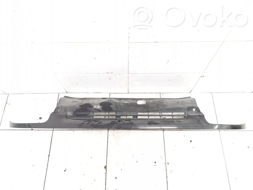 Renault Clio II Front bumper upper radiator grill 