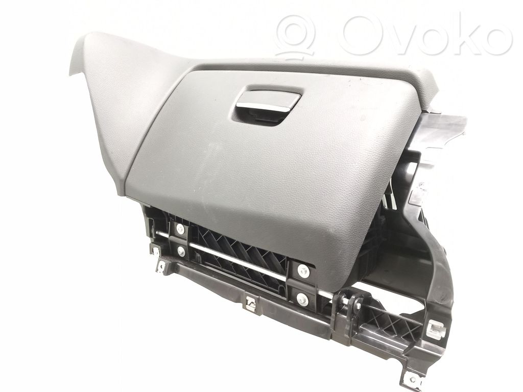 Glove box   6982563