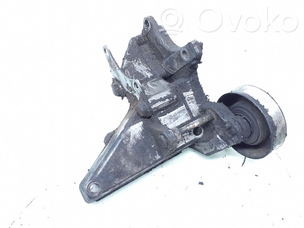 Opel Omega B1 Ģeneratora stiprinājums 