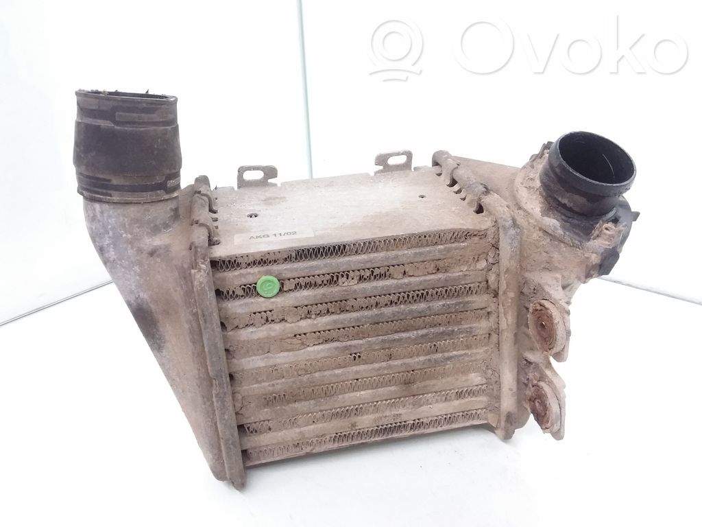Volkswagen Golf III Chłodnica powietrza doładowującego / Intercooler 