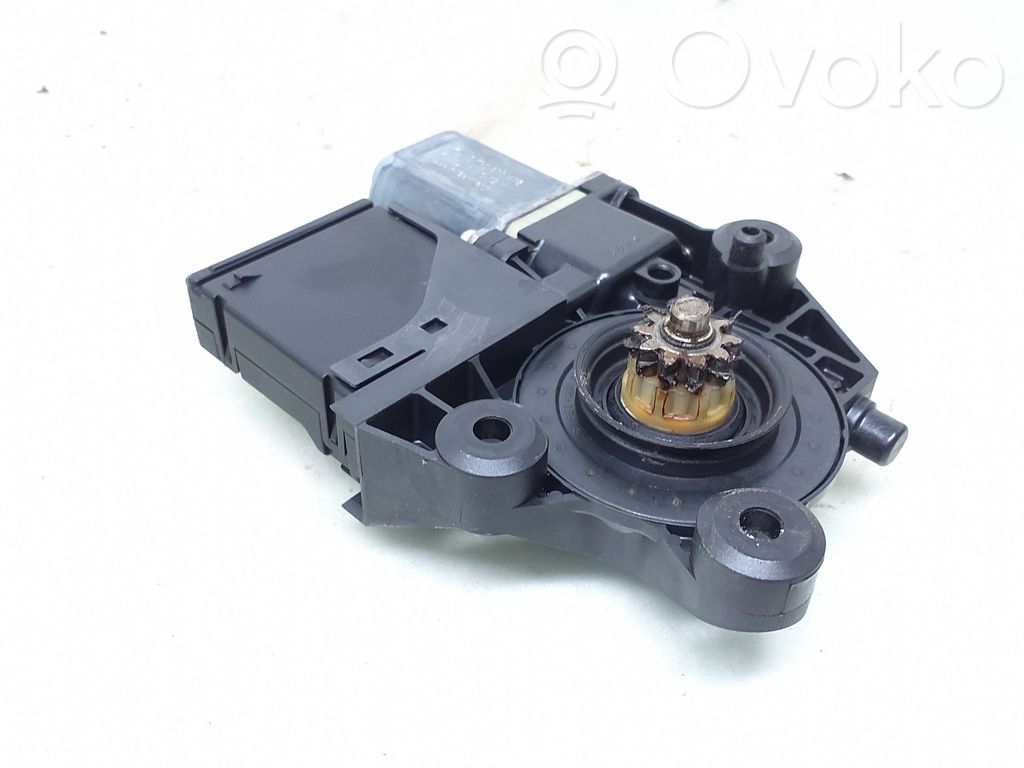 Renault Megane III Silnik regulatora szyby drzwi przednich 