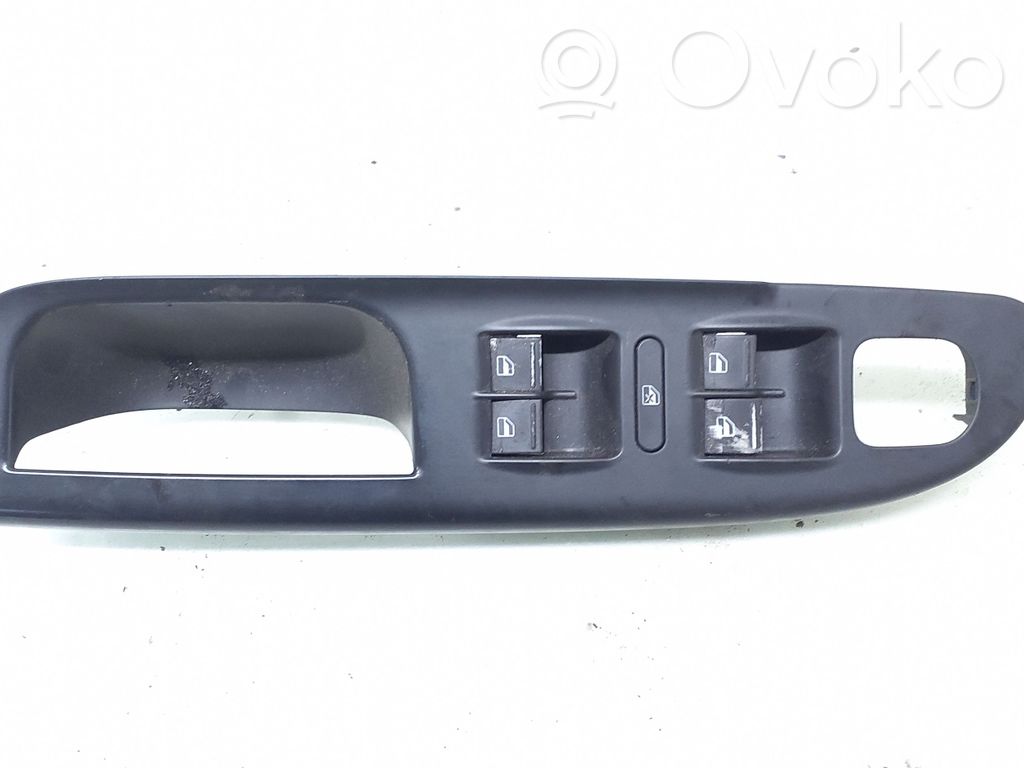 Volkswagen PASSAT B6 Interruttore di controllo dell’alzacristalli elettrico 
