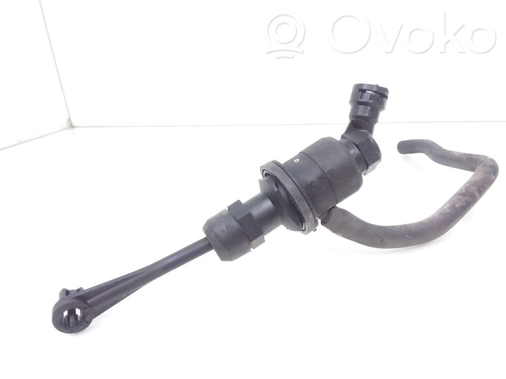 Kytkimen pääsylinteri   30610J640A