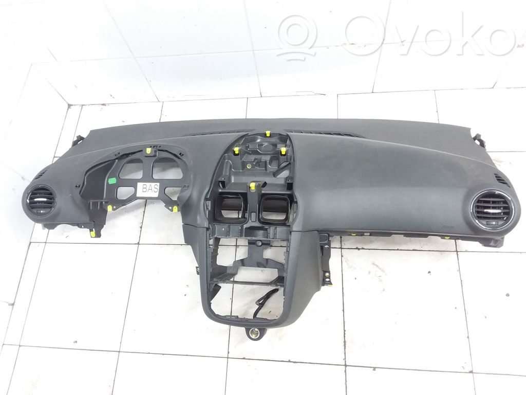 Opel Corsa D Dashboard 