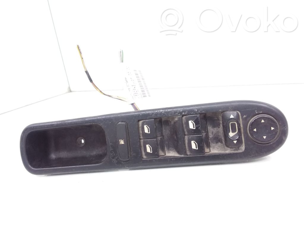 Peugeot 307 Electric window control switch 
