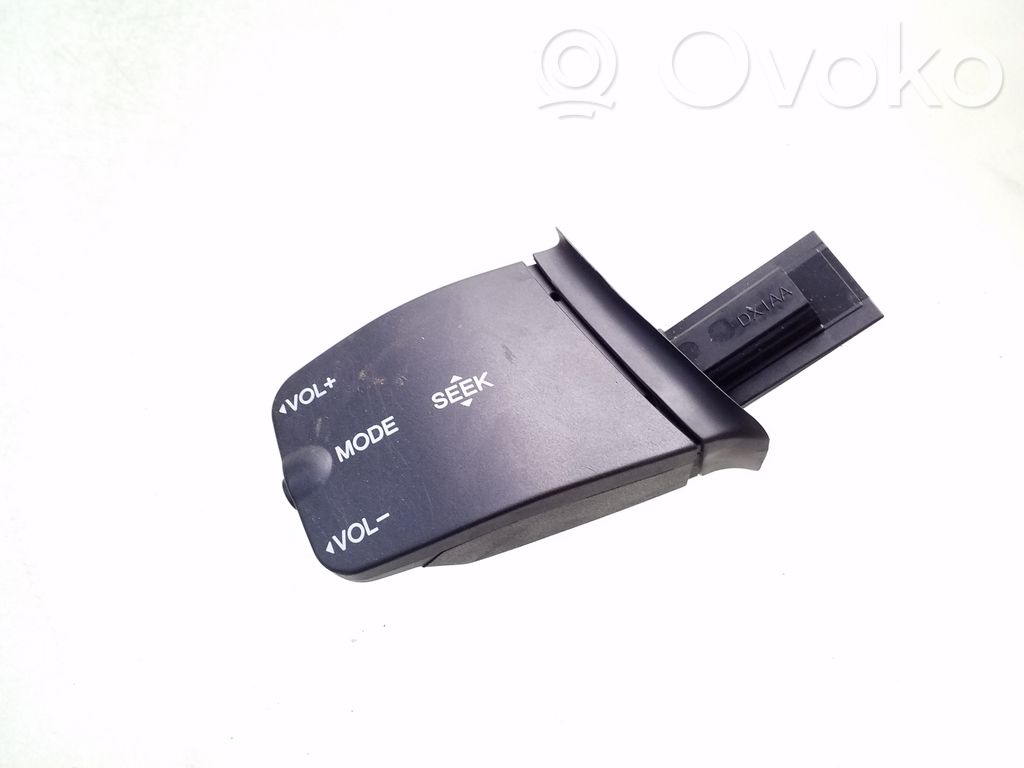 Ford Focus Skaņas regulēšanas slēdzis 