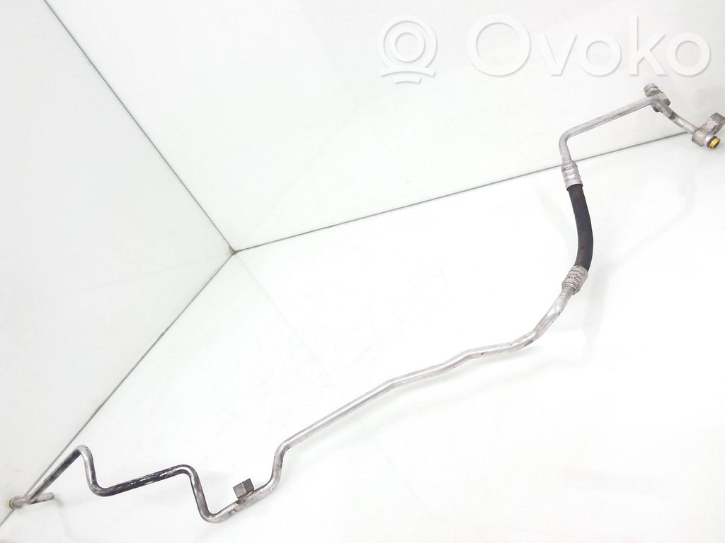 BMW 5 E60 E61 Ilmastointilaitteen putki (A/C) 