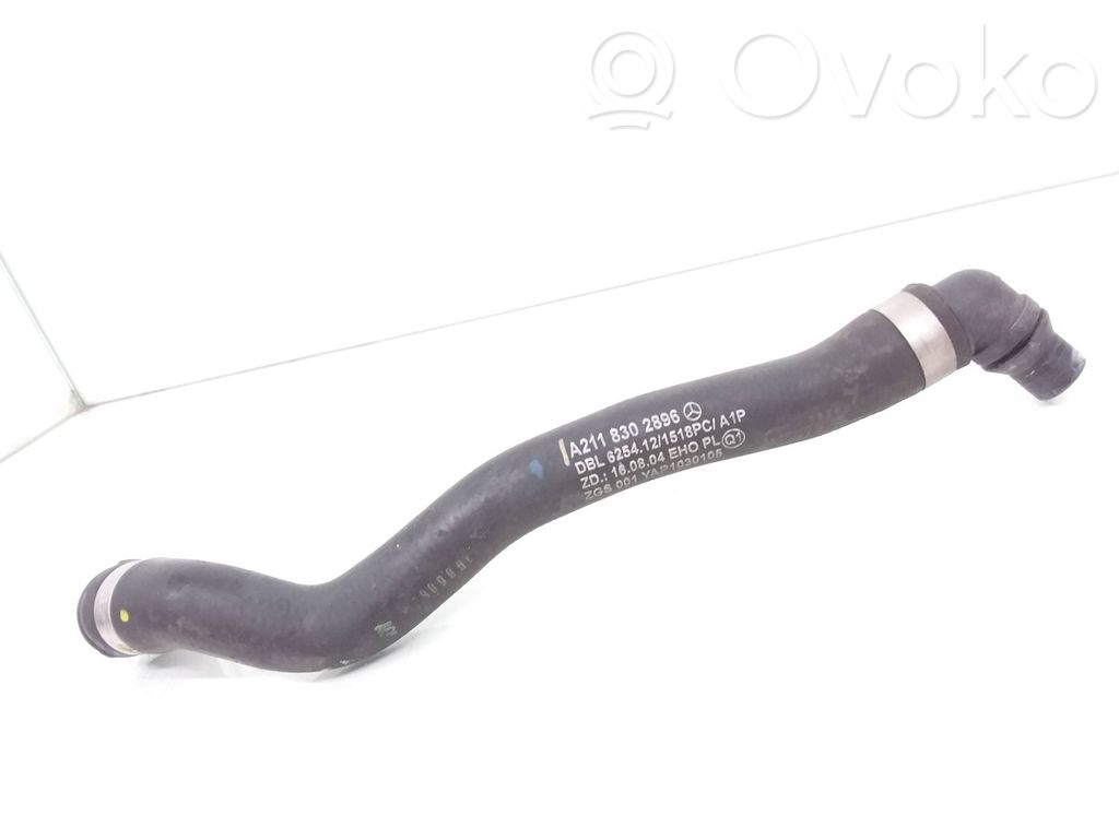 Mercedes-Benz CLS C219 Tubo flessibile del liquido di raffreddamento del motore