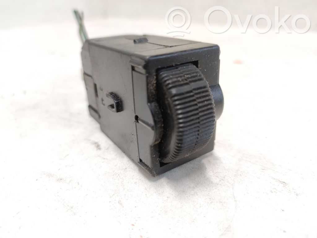 Interruptor de control del panel de luces   MR114072