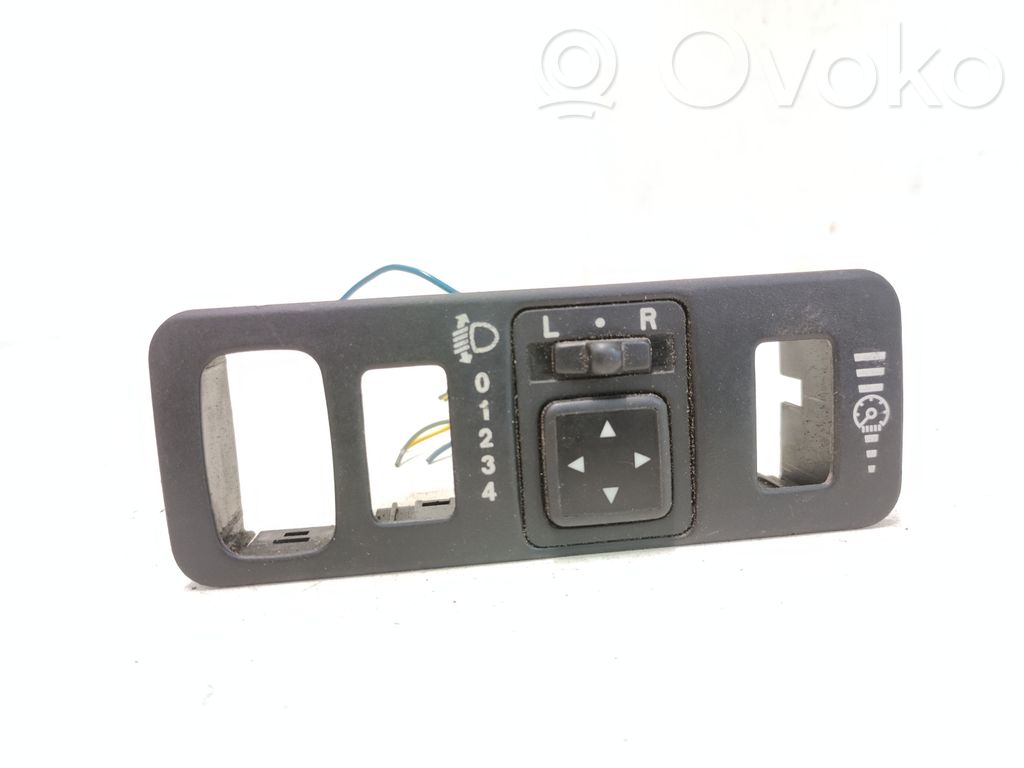 Interruptor del espejo lateral   MR740608
