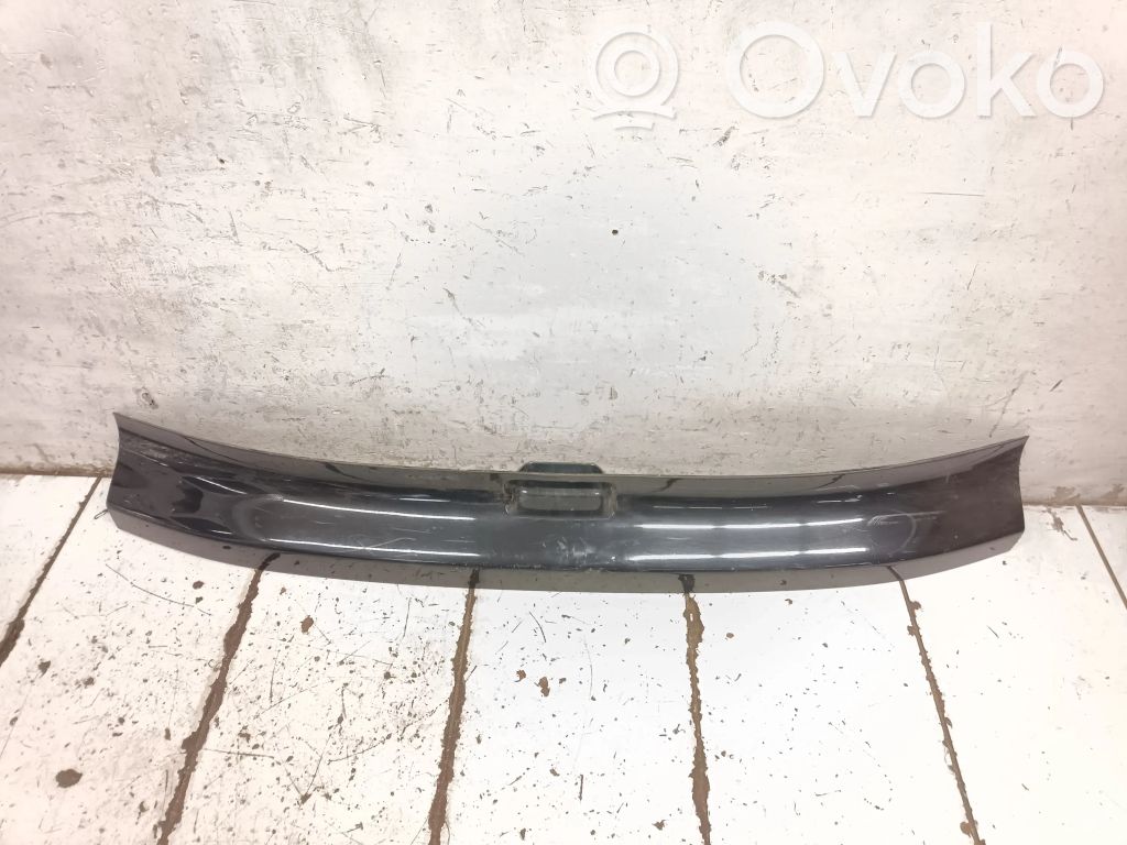 Honda CR-V Tailgate trim 