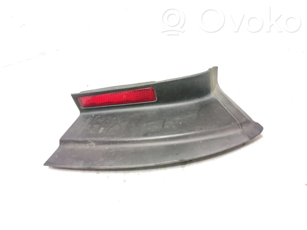 Volkswagen PASSAT B6 Reflector spate 