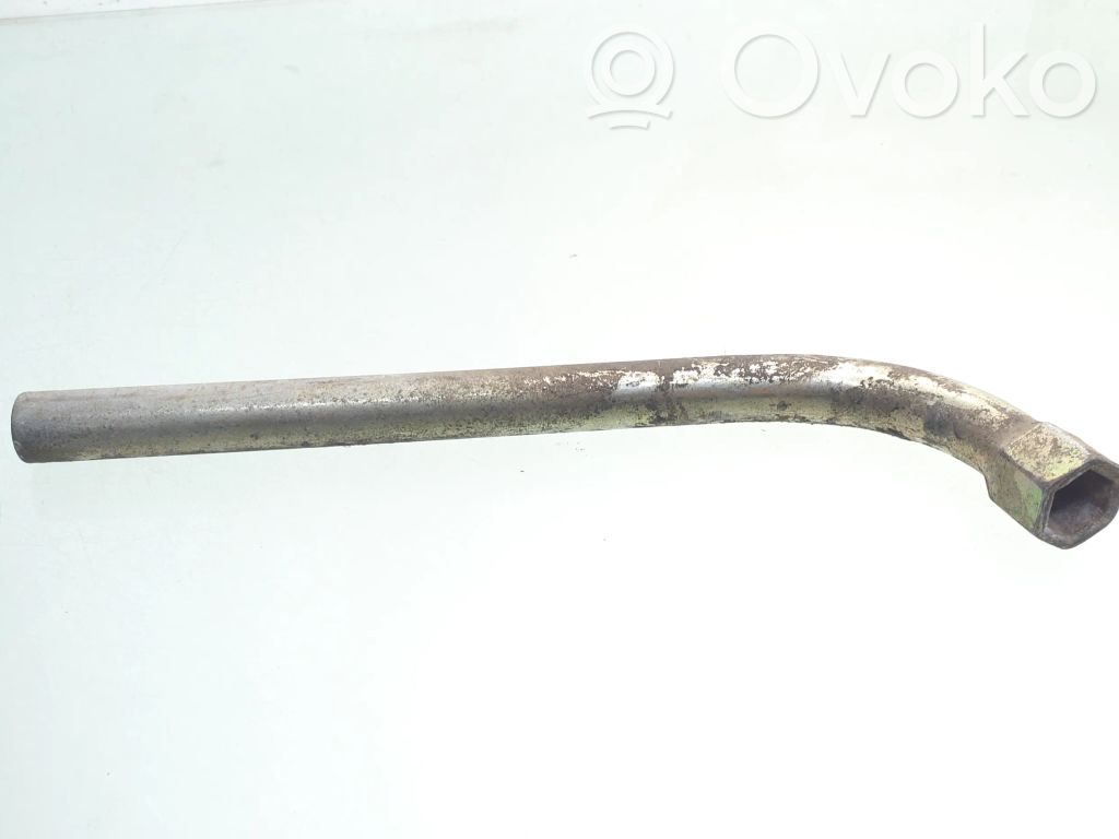 Llave de tuercas de rueda   171012219A