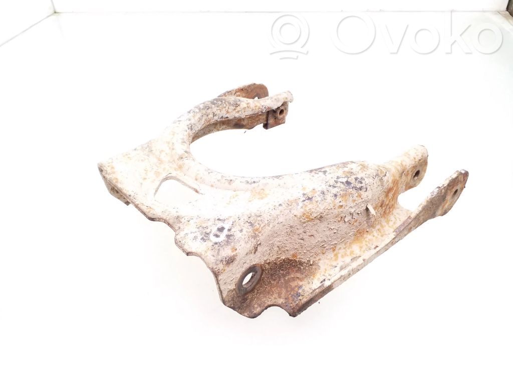 Lower shock absorber bracket