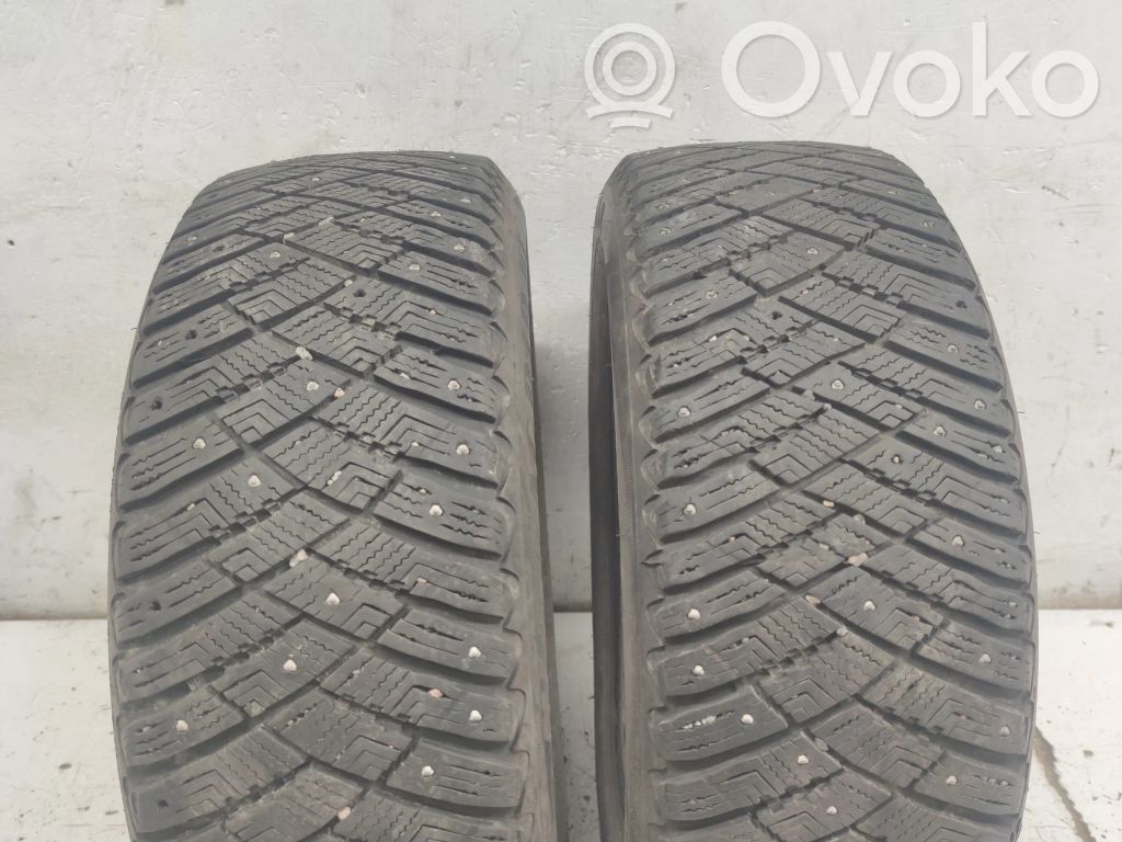 Volkswagen Golf II Pneumatici invernali/da neve con borchie R17 