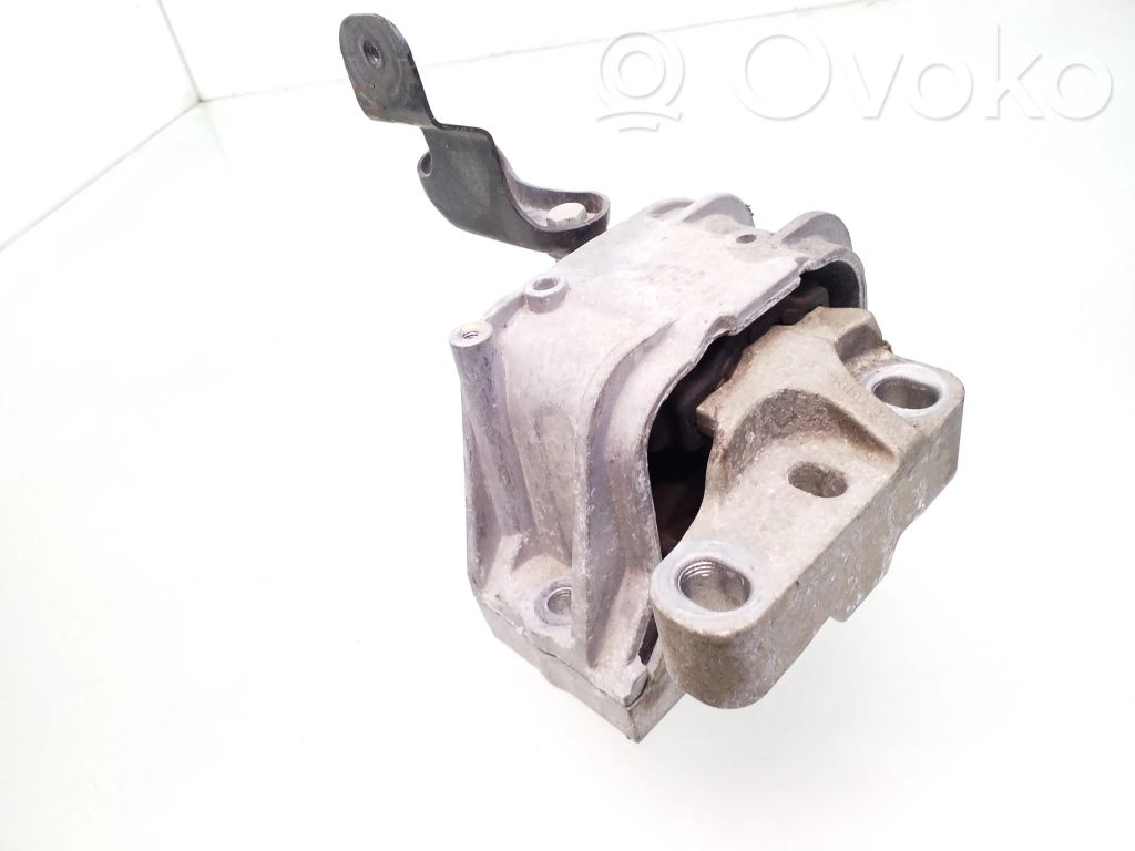 Volkswagen Golf VI Engine mount bracket 