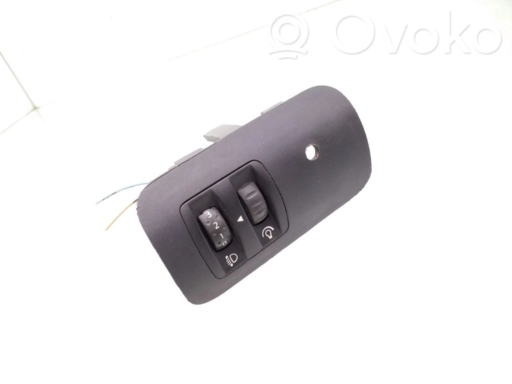 Renault Megane II Headlight level height control switch 