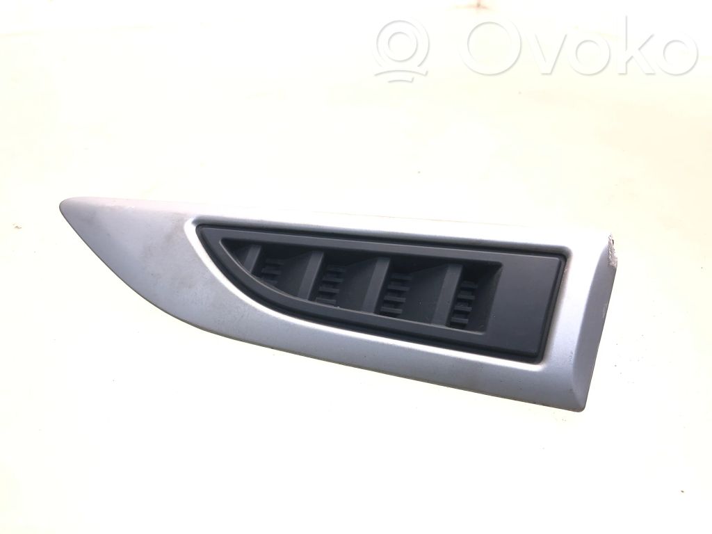 Chevrolet Captiva Grill / Wlot powietrza błotnika przedniego 