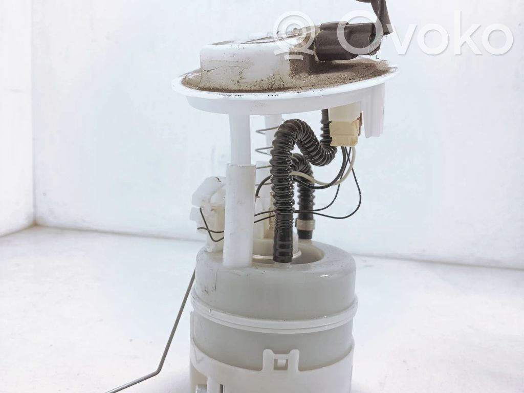 Nissan Juke I F15 Pompa paliwa w zbiorniku 