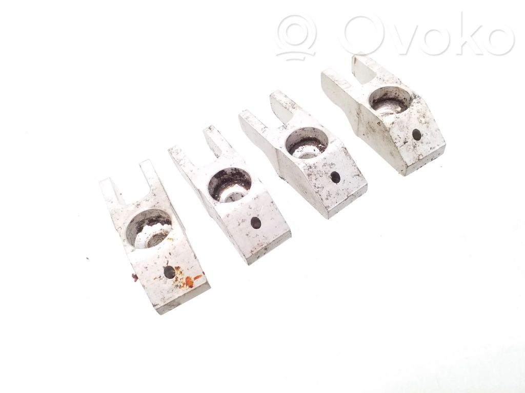 Abrazadera del inyector de combustible   55564625