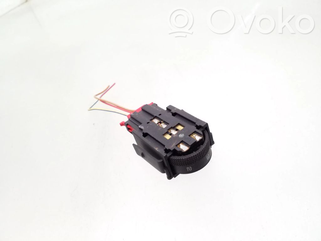 Volkswagen PASSAT B4 Headlight level height control switch 