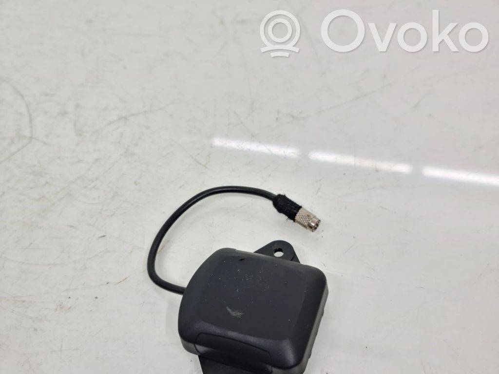 BMW 5 E39 GPS-pystyantenni 