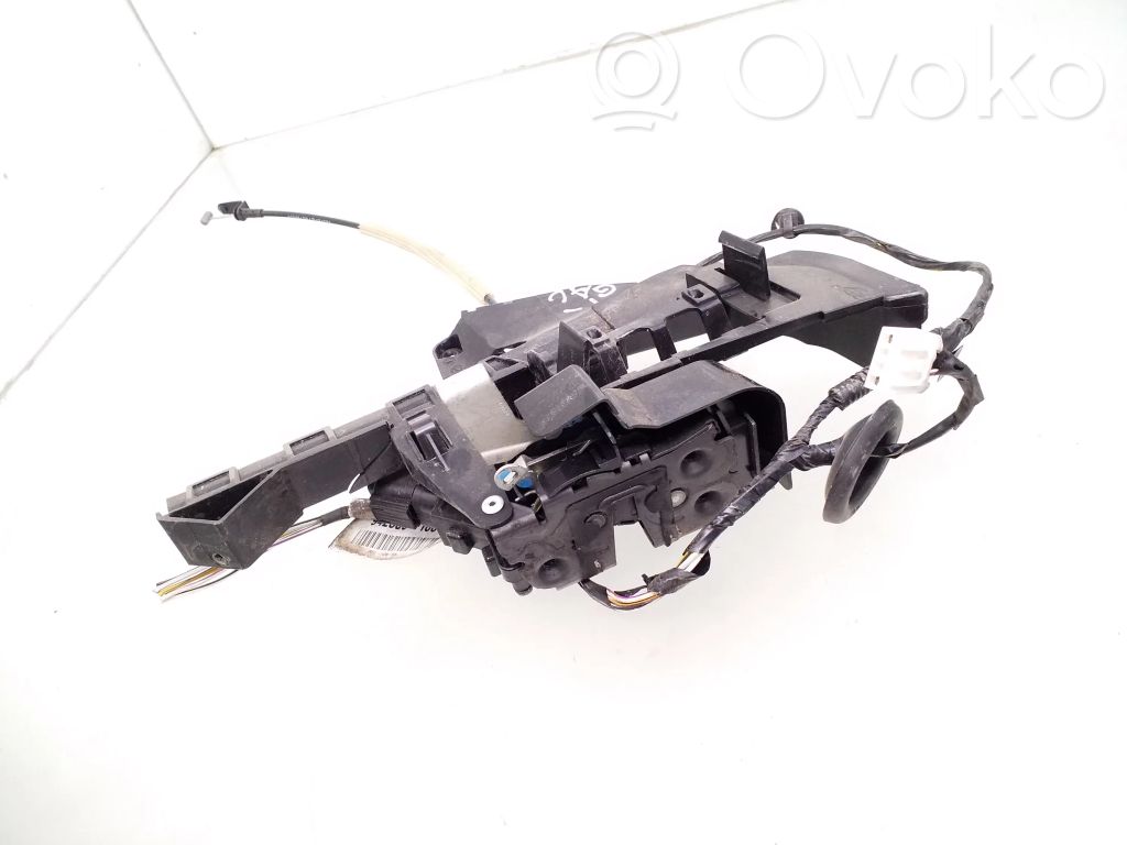 Ford Focus Takaoven lukko 