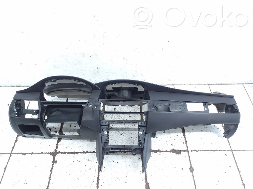 BMW 5 E60 E61 Panelė 