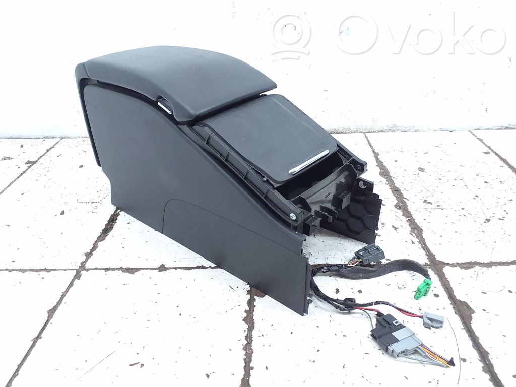 Volvo V70 Armrest 