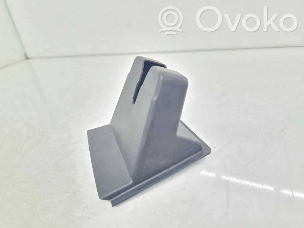 Polestar 2 Tailgate/boot lid lock trim 