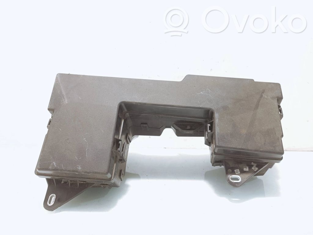 Jaguar XF X250 Fuse module 