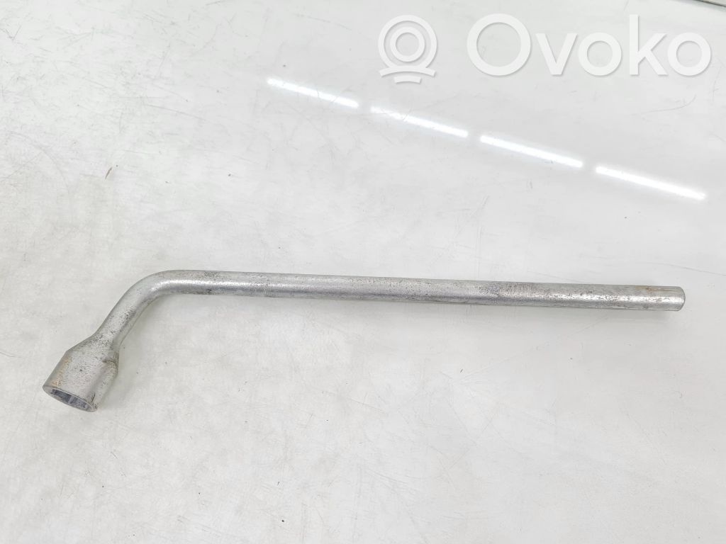 Llave de tuercas de rueda   71126779731,6779731
